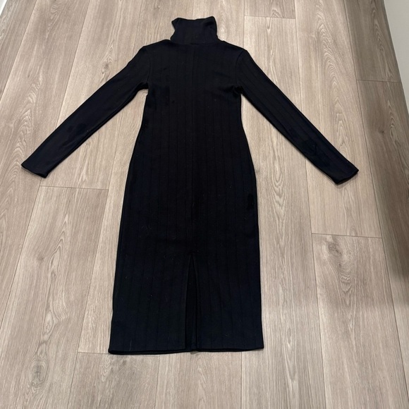 Wild Fable Long Sleeve Turtleneck Knit Bodycon Dress in Black. Size M. Worn Once - Picture 2 of 4